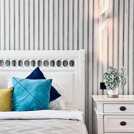 3 Ком Квартира На Абая Сейфуллина Almaty Ngoại thất bức ảnh