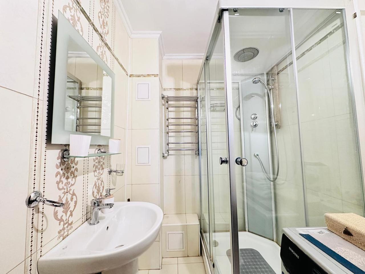 3 Ком Квартира На Абая Сейфуллина Almaty Ngoại thất bức ảnh