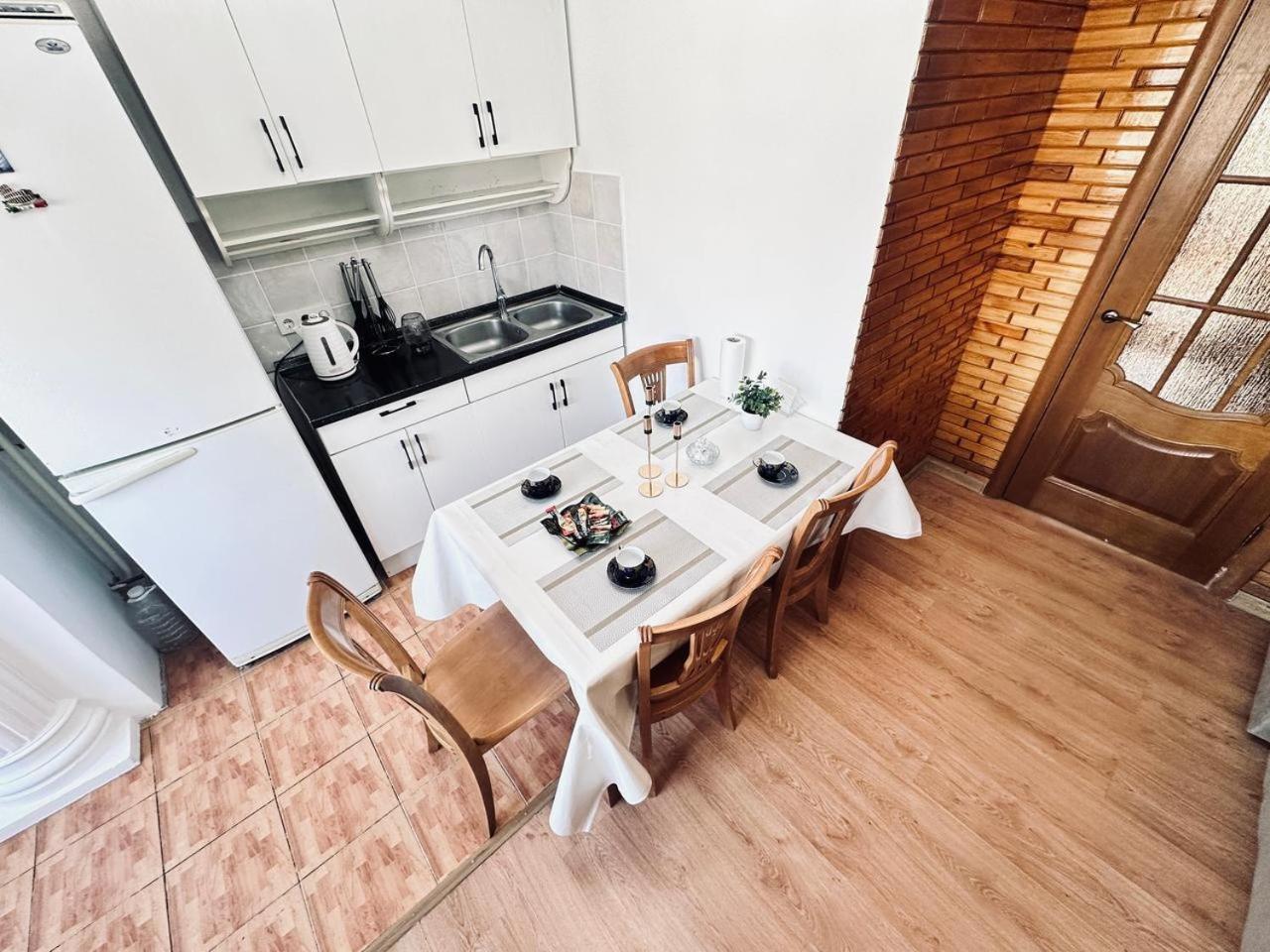 3 Ком Квартира На Абая Сейфуллина Almaty Ngoại thất bức ảnh