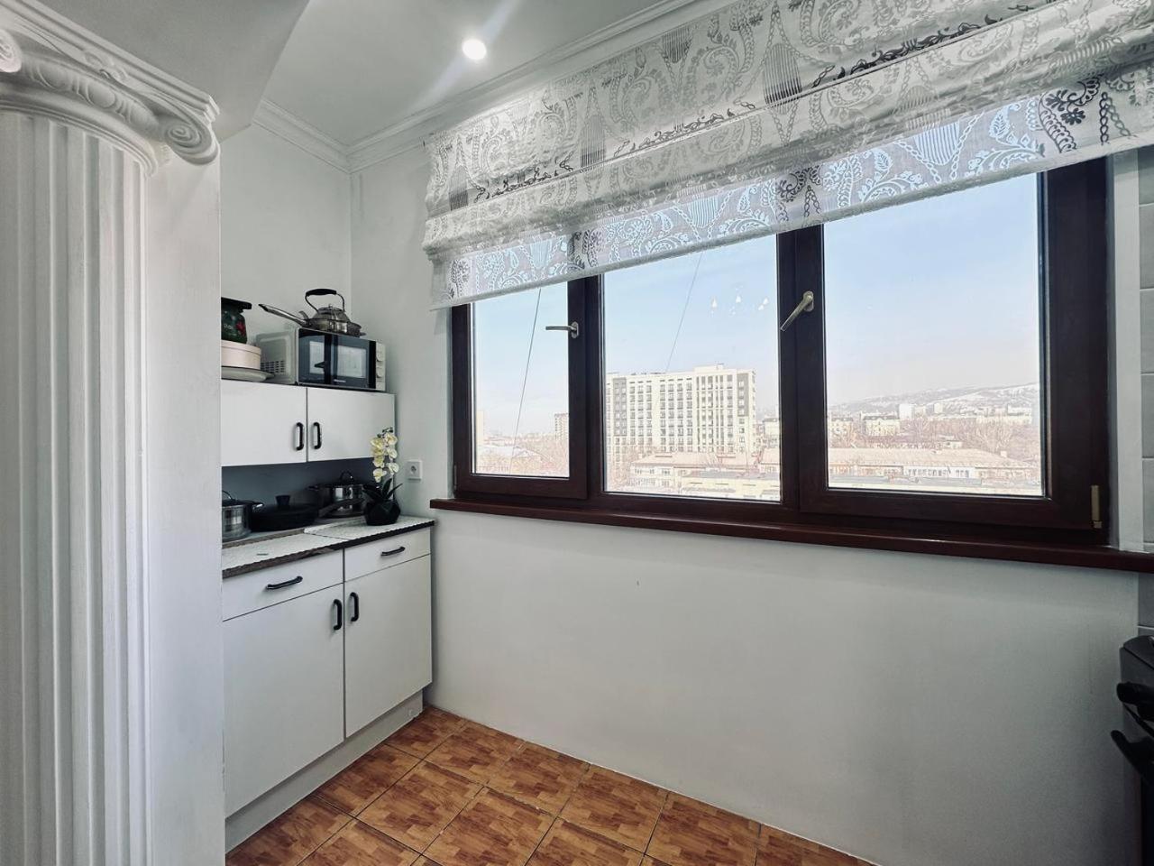 3 Ком Квартира На Абая Сейфуллина Almaty Ngoại thất bức ảnh
