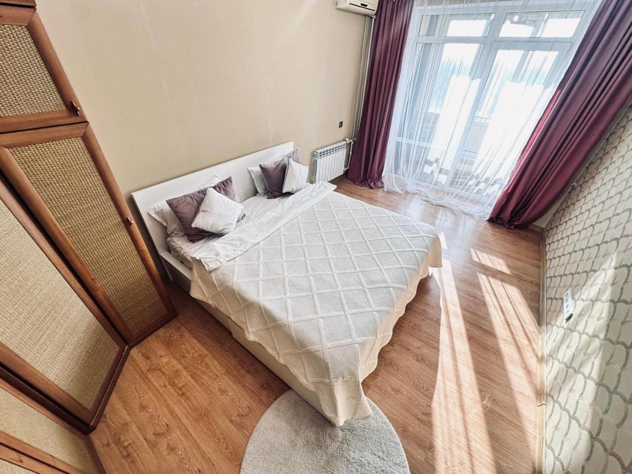 3 Ком Квартира На Абая Сейфуллина Almaty Ngoại thất bức ảnh