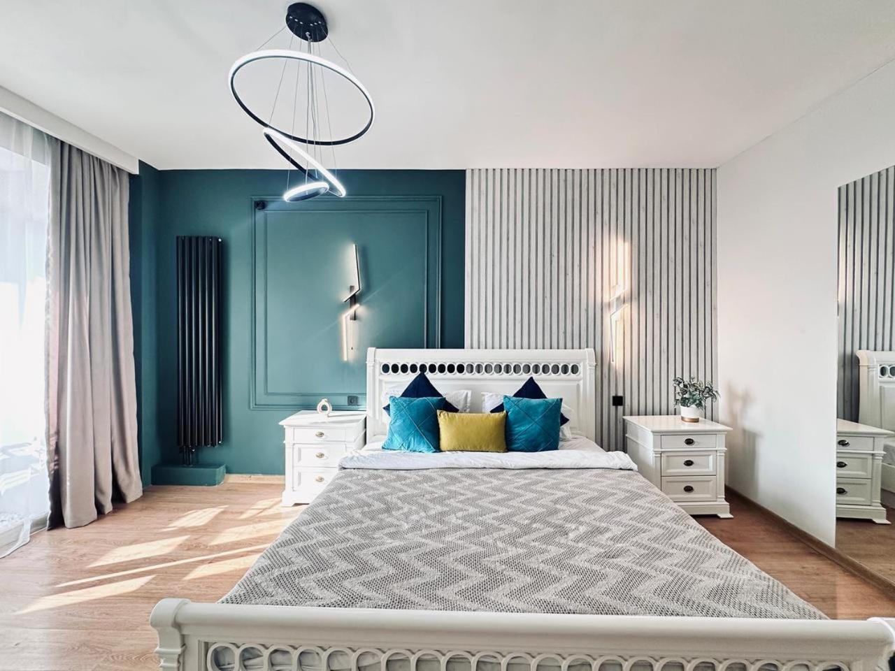 3 Ком Квартира На Абая Сейфуллина Almaty Ngoại thất bức ảnh